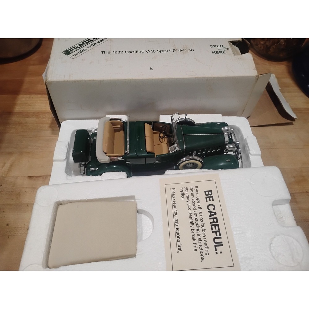 Danbury Mint ~ 1932 Cadillac V-16 Sport Phaeton ~ Scale 1:24 ~ w/Box